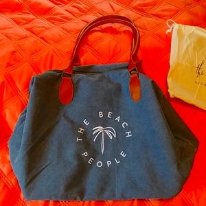 The beach people Navy tote
